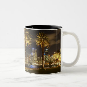 Palm Trees and CBD at Night, Sydney, New South Zweifarbige Tasse