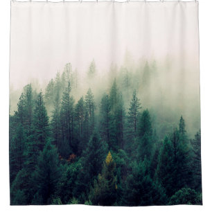 PALMBÄUME, DIE MIT FOG BEDECKT SIND DUSCHVORHANG