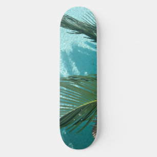 Palme über dem Wasser Skateboard