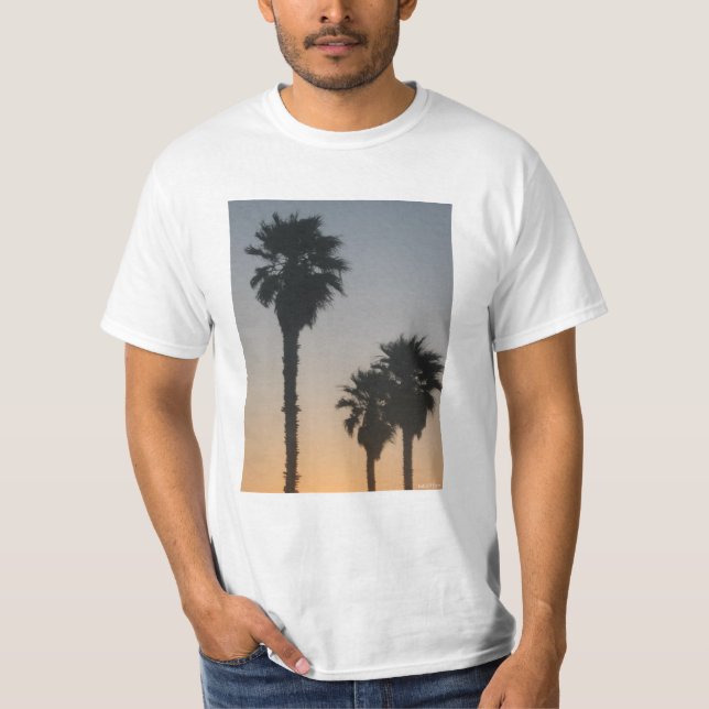 Palmen bei Sonnenuntergang T-Shirt (Vorderseite)
