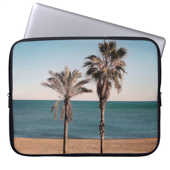 Palmenbaum am Strand am Morgen Laptopschutzhülle (Vorderseite)