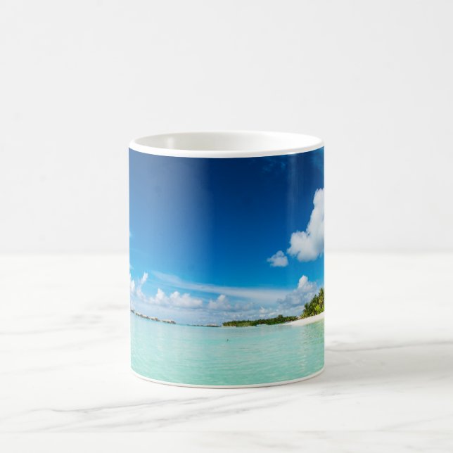 Palmenstrand Tiefblaue Himmelswasser Kaffeetasse (Mittel)