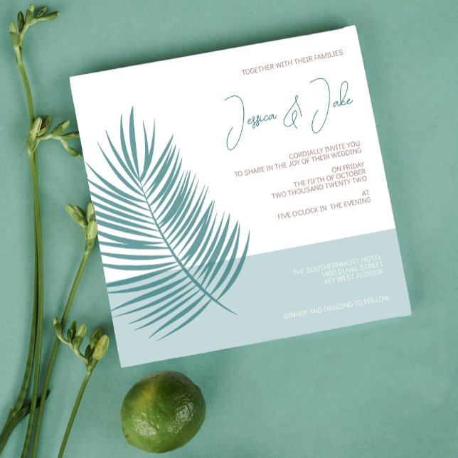 Palms Aqua ・ Hübsche Küste Moderne Hochzeit Einladung (Aqua palms blue wedding invitation on green background)