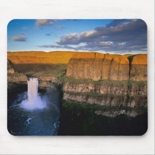 Palouse Falls in Washington Mousepad