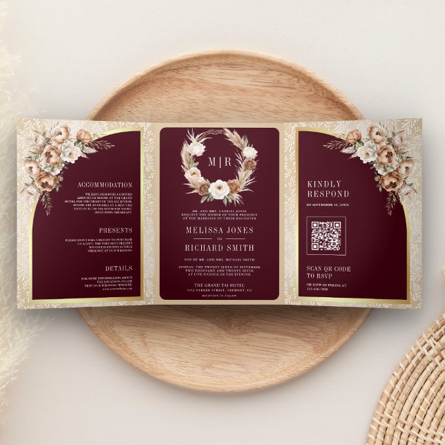Pampas Beige Earthy Floral Burgundy Wedding Dreifach Gefaltete Einladung (Von Creator hochgeladen)