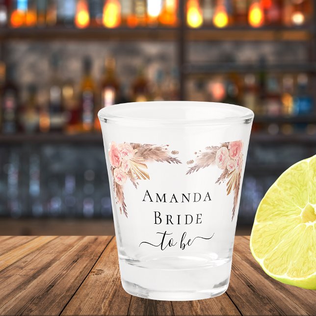 Pampas-Gras-Blume mit rosa Blüte Schnapsglas (Von Creator hochgeladen)