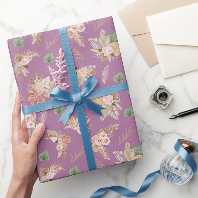 Pampas Grass & Blume auf Lila Geschenkpapier (Schenken)