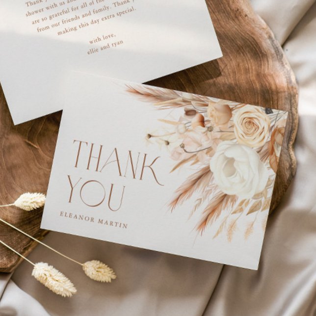 Pampas Grass Boho Neutrales Brautparty Dankeskarte (Elegant typography boho floral wedding bridal shower thank you card.
)