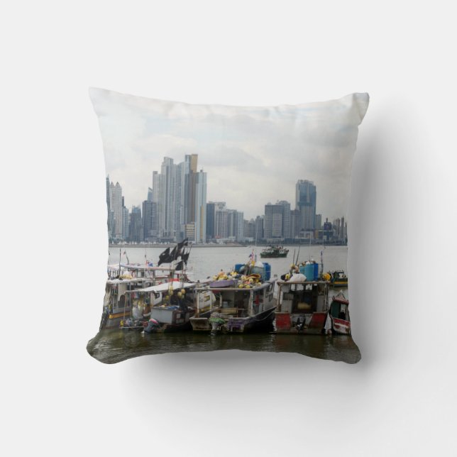 Panama-Stadt Skyline mit Fischerbooten Kissen (Vorderseite)