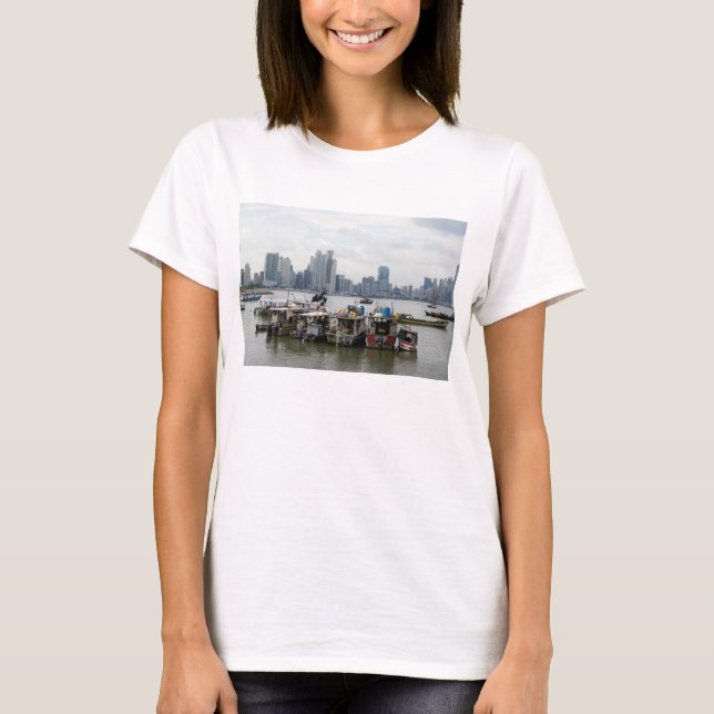 Panama-Stadt Skyline mit Fischerbooten T-Shirt (Vorderseite)