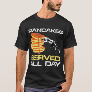Pancakes serviert den ganzen Tag Spaß Lineman Foot T-Shirt
