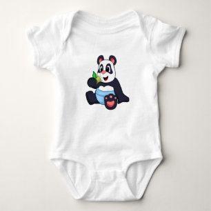 Panda als Baby mit Bambus Baby Strampler