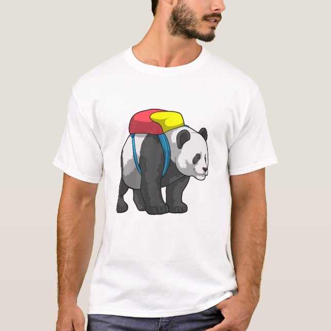 Panda als Hiker mit Rucksack T-Shirt (Vorderseite)