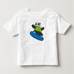 Panda als Snowboarder mit Snowboard Kleinkind T-shirt