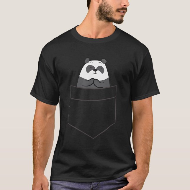 Panda-Bär in einem Pocket-Panda in der Tasche T-Shirt (Vorderseite)