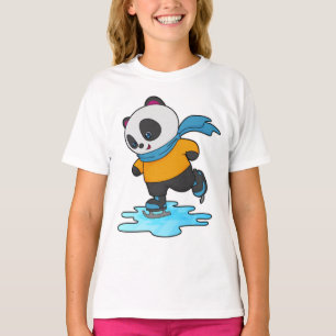 Panda bei Ice Skaten mit Ice Skate & Scarf T-Shirt