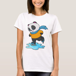 Panda bei Ice Skaten mit Ice Skate & Scarf T-Shirt