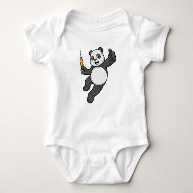 Panda bei Impfung mit Spritze Baby Strampler (Vorderseite)