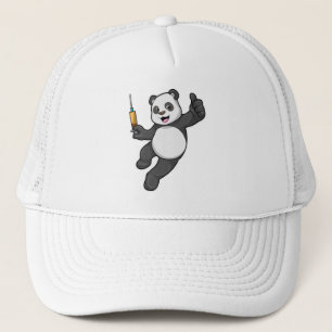 Panda bei Impfung mit Spritze Truckerkappe
