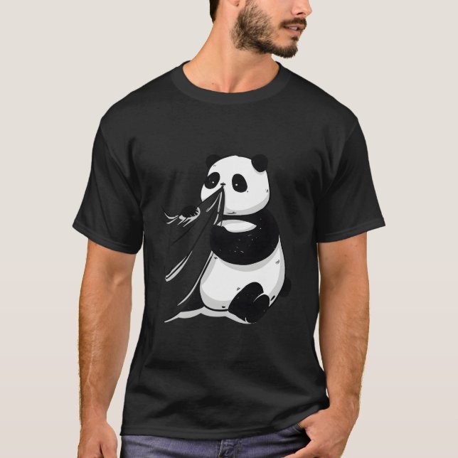 Panda Blowing His Nose On Mom'S Table T-Shirt (Vorderseite)