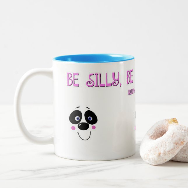 Panda-Gesichts-Tasse mit Emerson-Zitat Zweifarbige Tasse (Mit Donut)