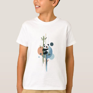 Panda klettert auf Bambus Kinder T-Shirt
