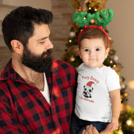 Panda mit Weihnachtsmannmütze – Frohe Weihnachten Kleinkind T-shirt