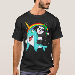 Panda reitend Narwhal T-Shirt