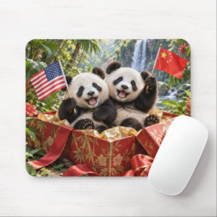 Pandas in Geschenkbox Mousepad