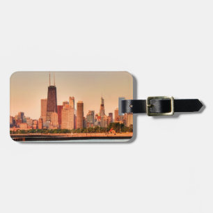 Panorama von Chicago-Skylinen am Sonnenaufgang Gepäckanhänger