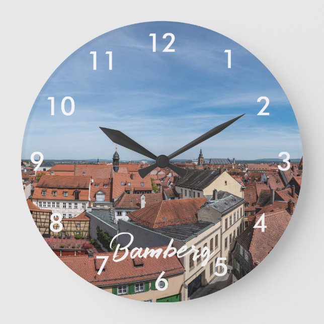 Panoramaaussicht auf die Altstadt von oben in Bamb Große Wanduhr (Vorderseite)