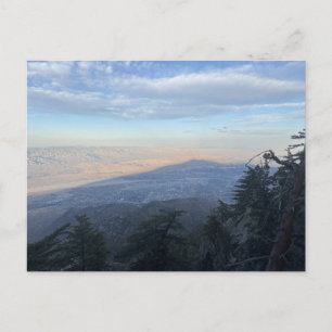 Panoramablick auf das Bergtal Postkarte