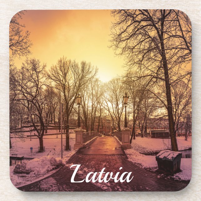 Panoramablick auf den verschneiten Park bei Sonnen Getränkeuntersetzer (Vorderseite)