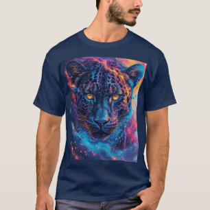 Panther-Porträt mit abstrakten feurigen Elementen T-Shirt