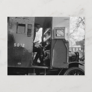 Panzerfahrzeugfahrer mit Pistole, 1925 Postkarte