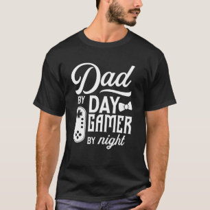 Papa bei Tag Gamer bei Nacht Für Geburtstagsjungen T-Shirt