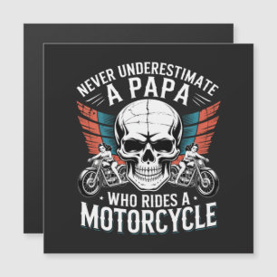 Papa Biker, der ein Motorrad fährt Magnetkarte
