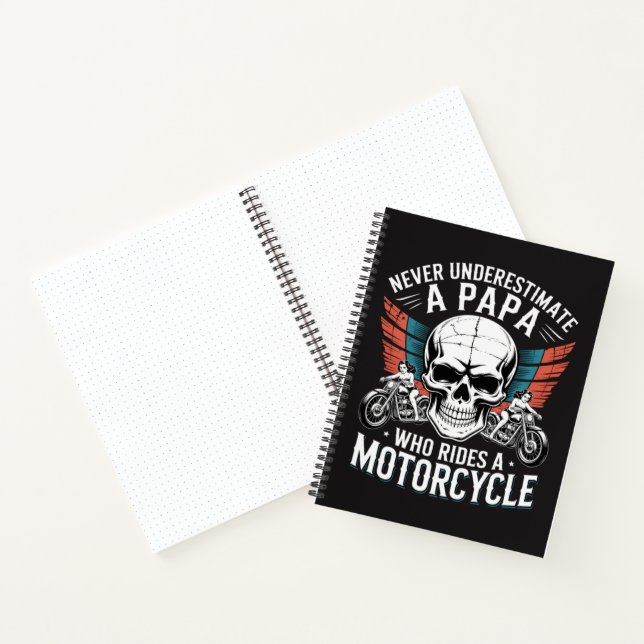 Papa Biker, der ein Motorrad fährt Notizbuch (Innenseite)