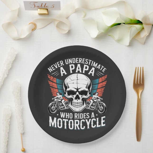 Papa Biker, der ein Motorrad fährt Pappteller (Hochzeit)