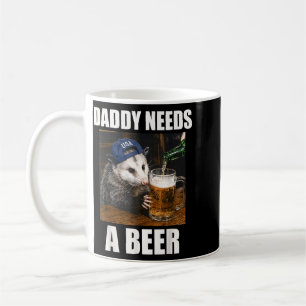 Papa braucht ein Bier Lustiges Opossum trinkt Bier Kaffeetasse