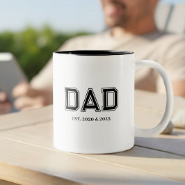 Papa hat einfache moderne College-Typografie etabl Zweifarbige Tasse
