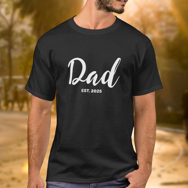 Papa hat neue Papa-Geschenke gegründet  T-Shirt (Von Creator hochgeladen)