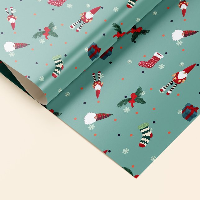 Papa Noel, calcetines navideños y regalos Geschenkpapier (Charming wrapping paper with Santa Claus, socks and presents on turquoise background with snowflakes)