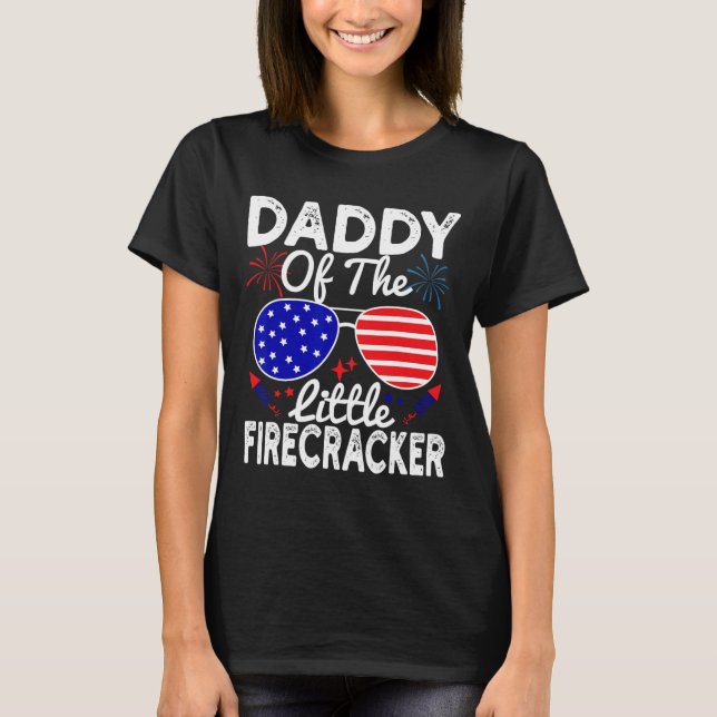 Papa vom kleinen Firecracker am 4. Juli T-Shirt (Vorderseite)