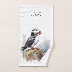Papageientaucher auf einem Felsen Aquarell, indivi Badhandtuch Set