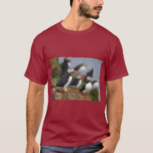 Papageientaucher mit Fisch-T-Shirt T-Shirt