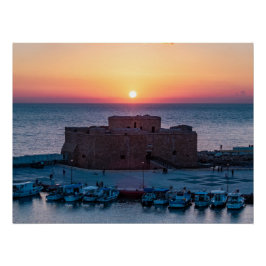 Paphos Burg bei Sonnenuntergang, Aussicht auf die  Poster