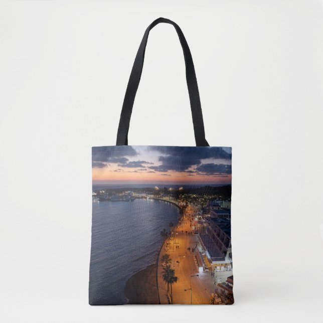 Paphos direkt am Meer und Hafen nachts (Vorderseite)