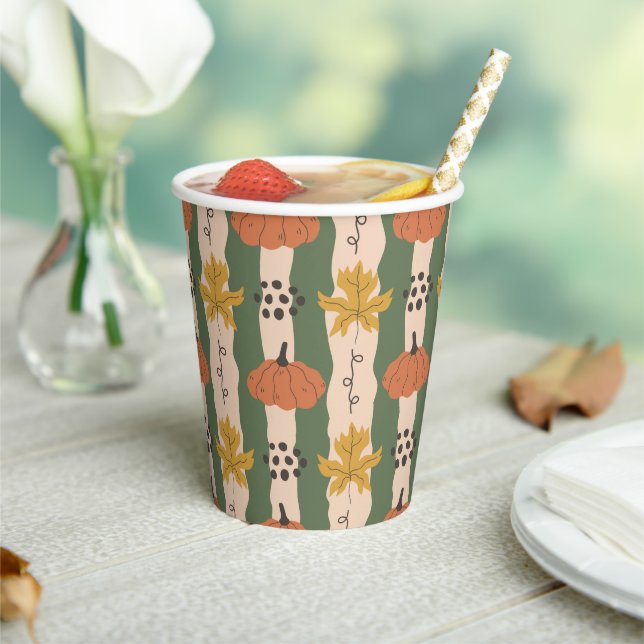 Papier-Cups mit handgezogenem Kürbis und Leaf-Must Pappbecher (In Situ)