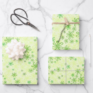 Papierblätter mit Blumenmuster Geschenkpapier Set